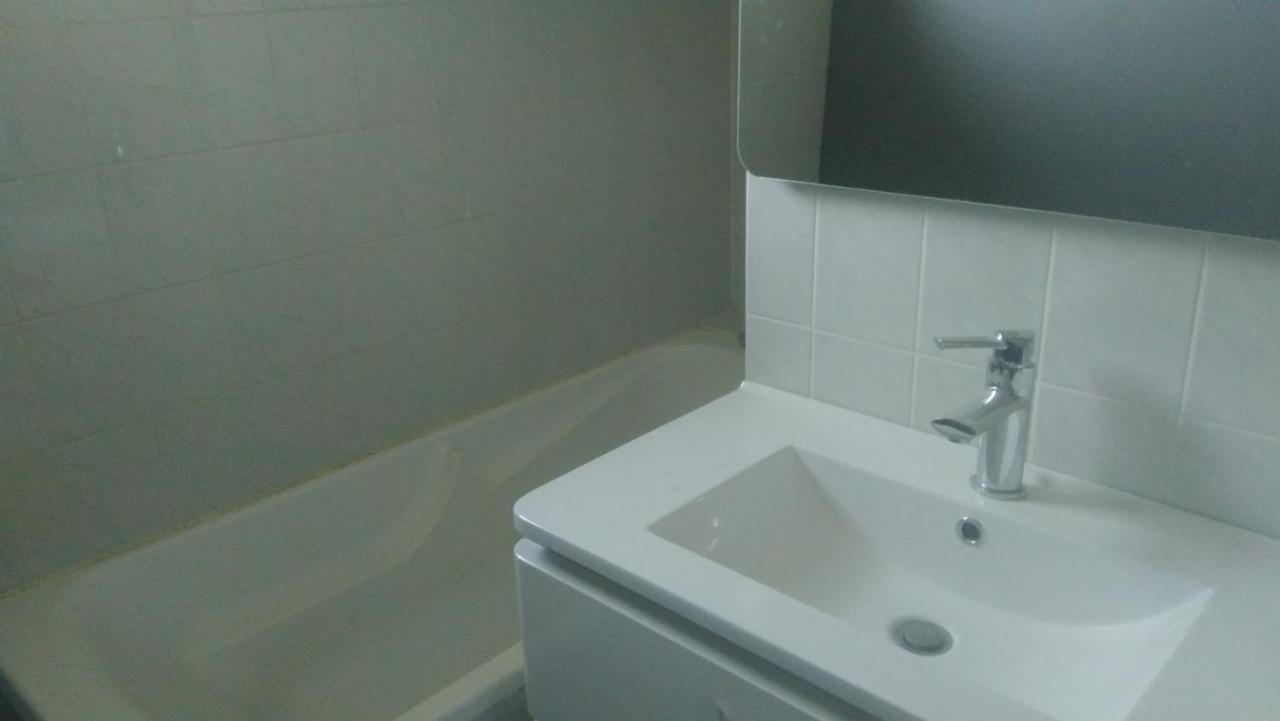 DEMEURE PERIGOURDINE ENTIEREMENT CLIMATISEE avec PISCINE PRIVEE La Bachellerie Extérieur photo