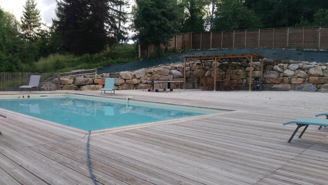 DEMEURE PERIGOURDINE ENTIEREMENT CLIMATISEE avec PISCINE PRIVEE La Bachellerie Extérieur photo